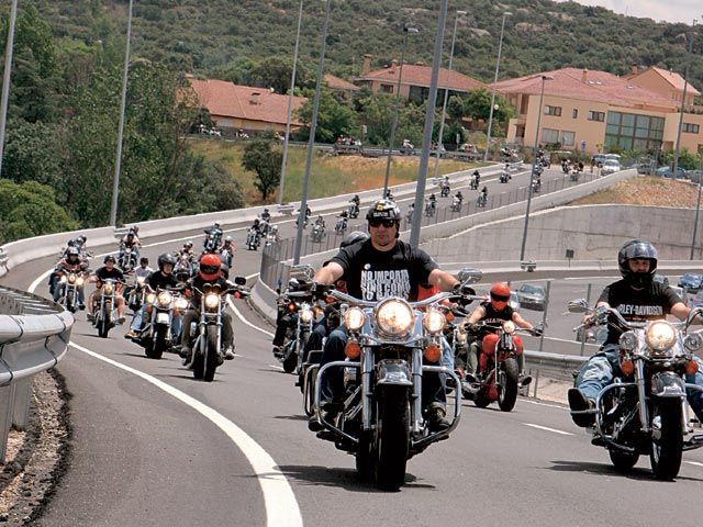 Por el uso del casco