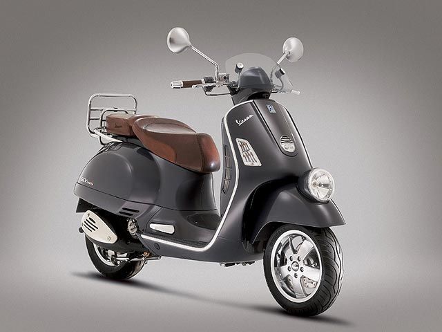 A la venta modelos LXV y GTV de Vespa