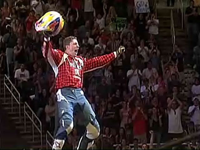 Pastrana realiza un doble backflip