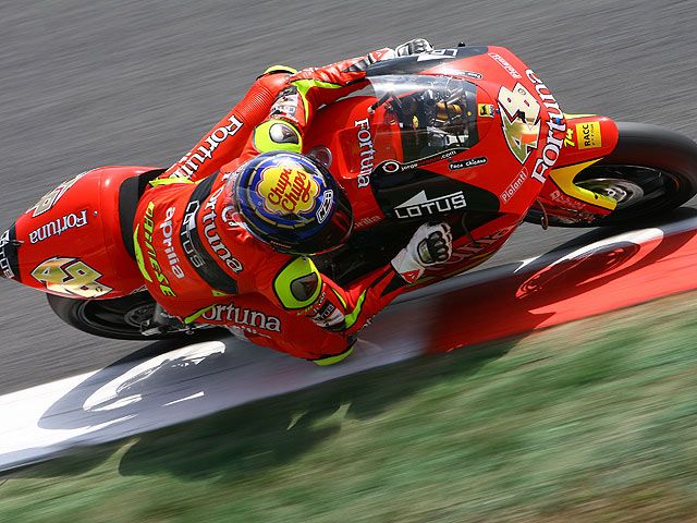 Lorenzo aumenta su ventaja