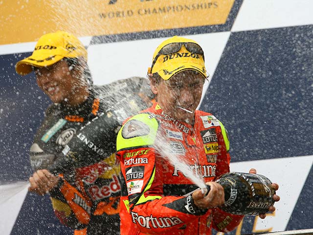 Lorenzo encarrila el Mundial