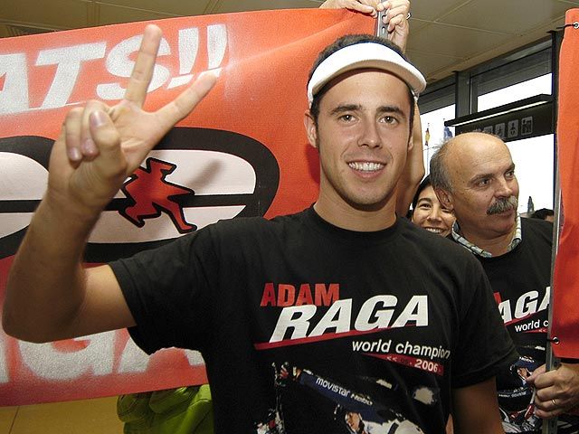 Multitudinario recibimiento para Raga