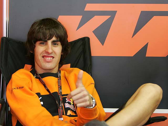 Julian Simón sigue con KTM