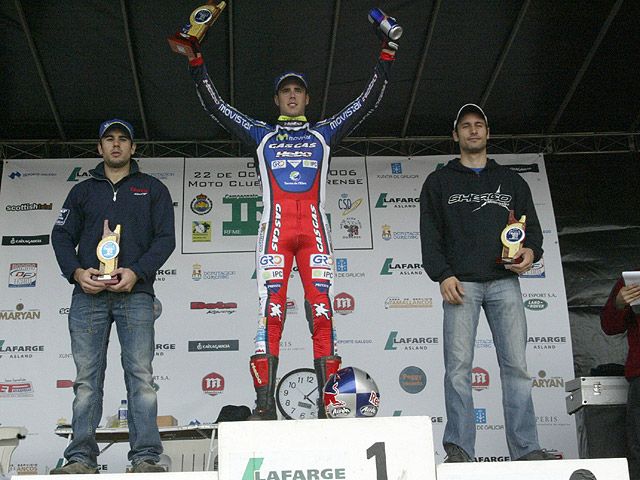 Raga toma posiciones