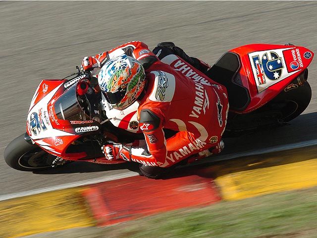 Corser ya rueda con la R1