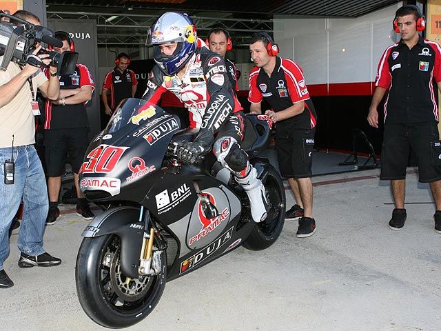 Raga y Coma prueban las MotoGP