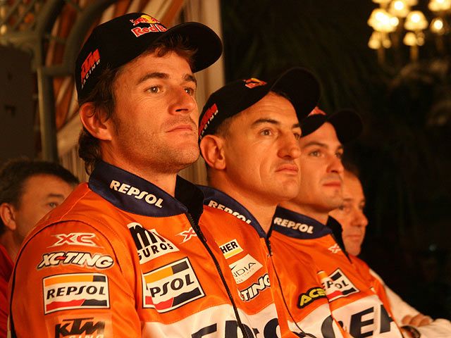 Repsol presenta sus equipos para el Dakar