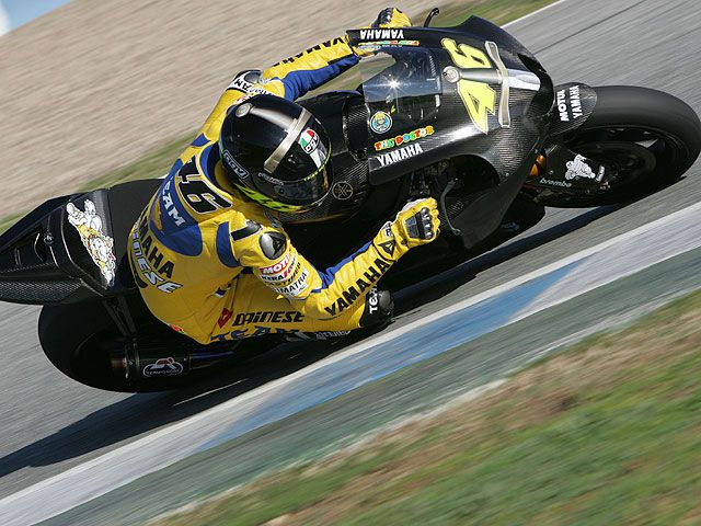 Rossi y Pedrosa miden sus fuerzas