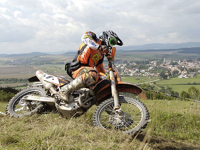 Cervantes se pasa a Enduro 3