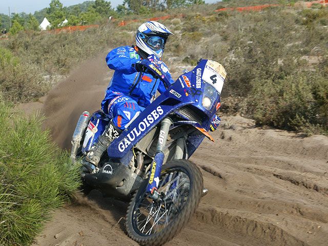 Esteve recorta tiempo a Coma en el Lisboa Dakar