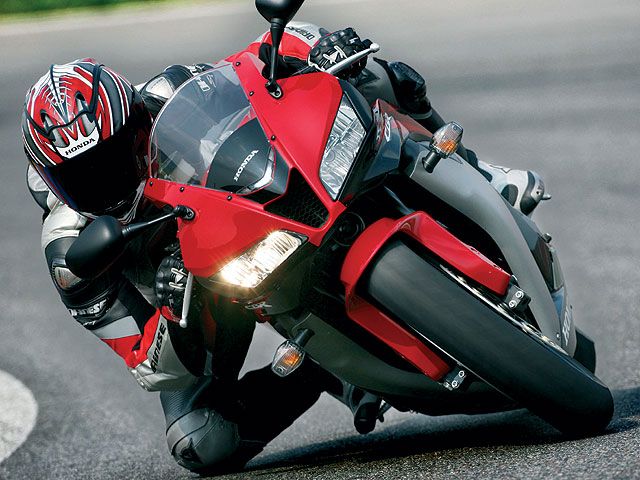 Prueba la nueva Honda CBR 600 RR en circuito