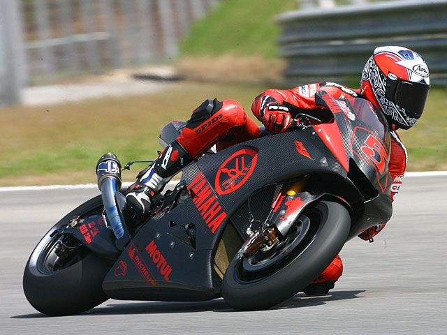 Edwards machaca el récord de Sepang