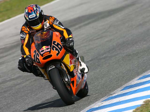 Mika Kallio con KTM sigue marcando los mejores tiempos en 250