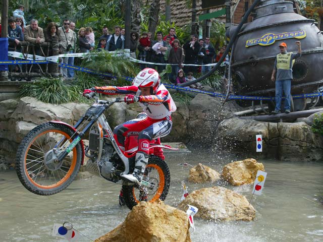 Toni Bou vuelve a vencer