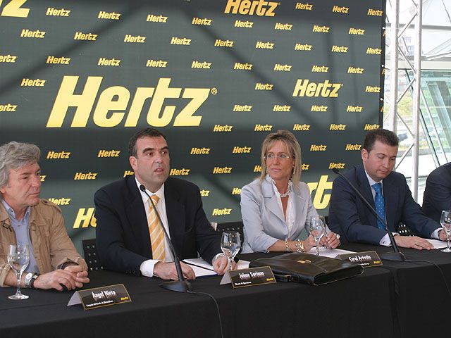 Hertz y BMW unen fuerzas