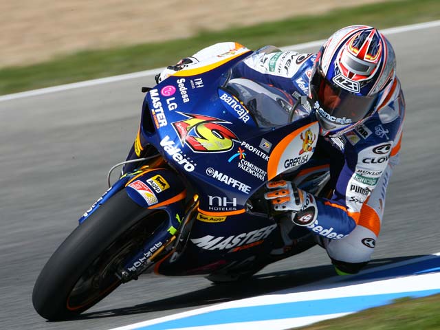 Bautista se anota la pole provisional