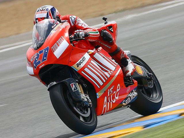 Gadea, Lorenzo y Stoner marcan el ritmo matinal