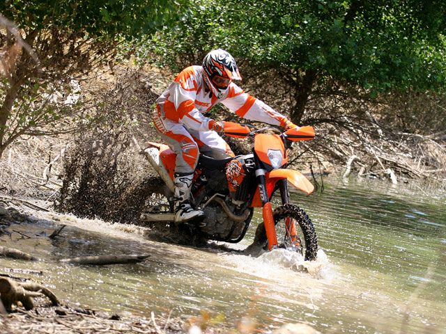 MOTO VERDE NÚMERO 348