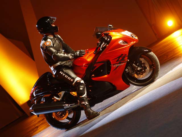 Suzuki presenta sus armas