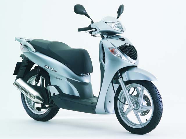 Honda y Keeway rechazan imitaciones Honda y Keeway rechazan imitaciones
