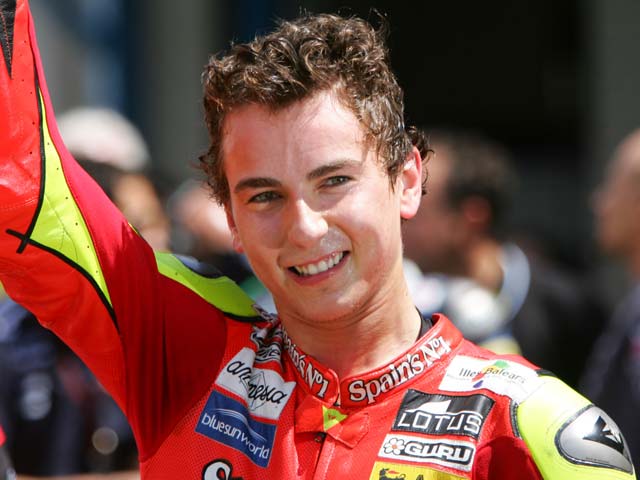 Lorenzo se impone
