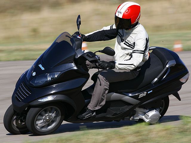 Los scooter híbridos de Piaggio