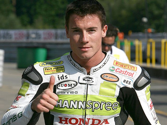 Confirmado: Toseland con Yamaha Tech3