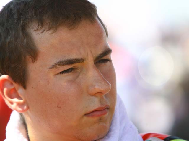 Lorenzo ya se ha subido en la Yamaha M1