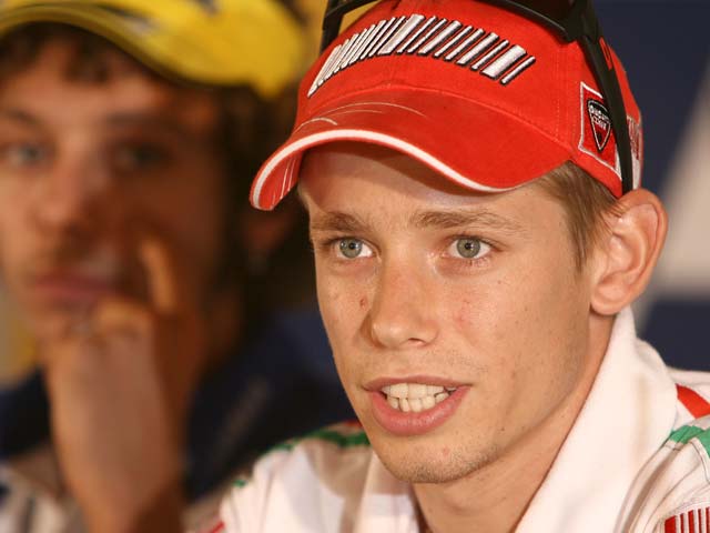 Lorenzo, Stoner y Passini prueban para mojado