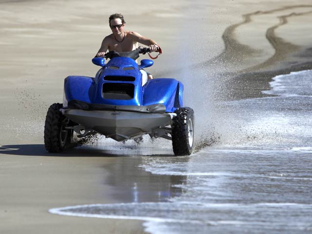 El Quadski de James Bond