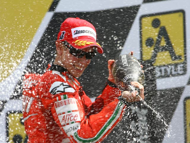 ¿Qué necesita Casey Stoner para ser campeón en Estoril?