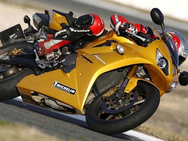 Promociones Yamaha y Triumph