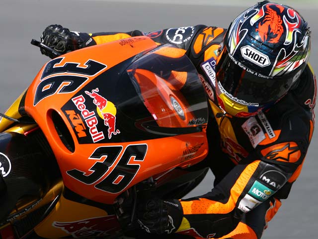 Kallio ayuda a Lorenzo