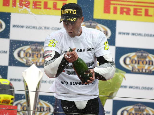 Berguer, campeón del Superstock 600; Corti gana la carrera del 1000