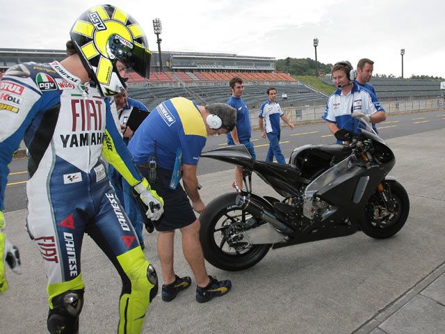 Rossi alcanza un acuerdo verbal con Bridgestone