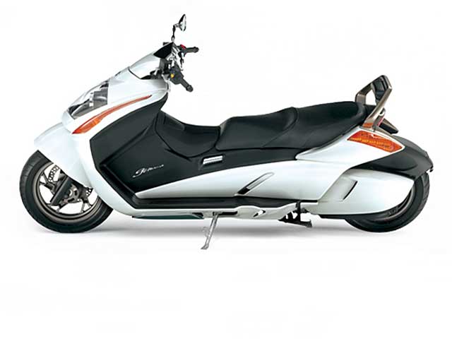 Dos nuevos scooter de Suzuki en Tokyo