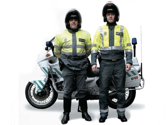 Los motoristas cambian de uniforme