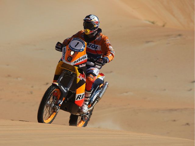 Marc Coma amplia su ventaja en el raid de Dubai