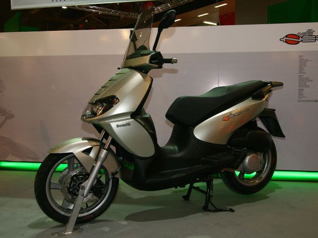 Novedades 2008: Benelli Caffenero 125 / Quattronove X 50 / Prototipos