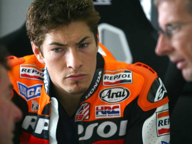 Nicky Hayden pasa por el quirófano