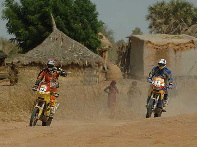 La Fundación Dakar Solidario carga hoy sus camiones