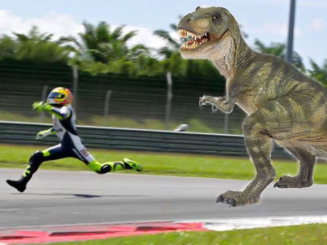 Internet parodia el "vuelo" de Rossi en Sepang