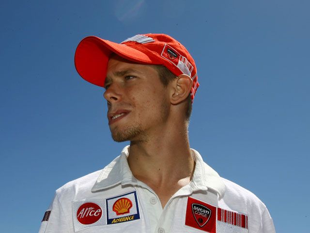 Casey Stoner: "Los nuevos Bridgestone son mejores que los del año pasado"