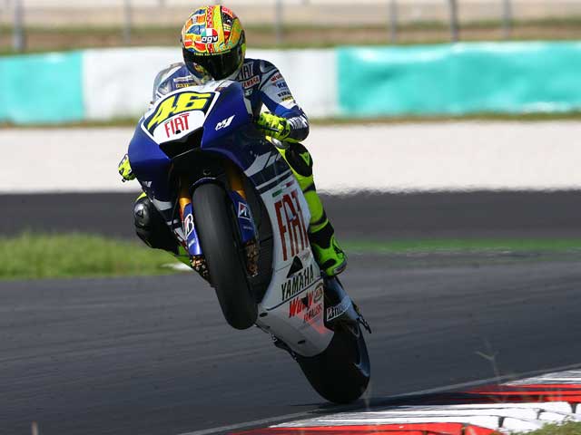 Valentino Rossi prueba los neumáticos de calificación