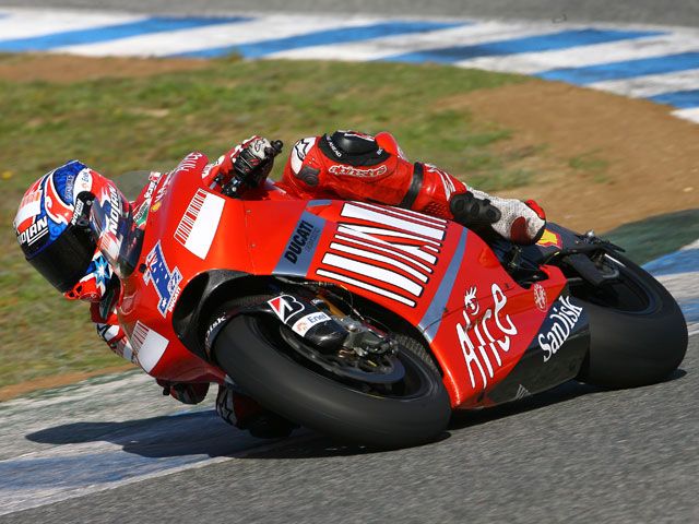 Stoner y Ducati se imponen en la segunda sesión de los IRTA MotoGP