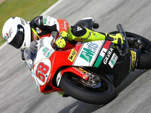 La lluvia protagonista de los entrenamientos de 125 y 250