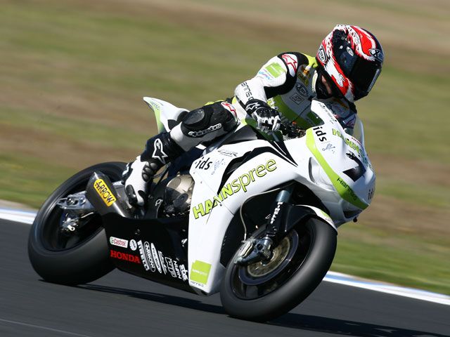 Carlos Checa (Honda) saldrá desde la pole. Bayliss (Ducati), primero