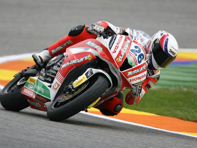 «Jumbo» Lascorz (Honda) sobrevuela el Circuit y gana en Supersport