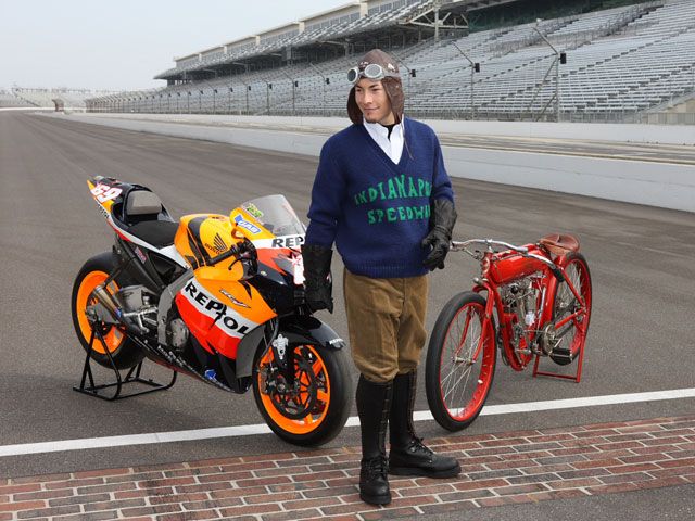 Nicky Hayden inaugura el Circuito de Indianapolis Nicky Hayden inaugura el Circuito de Indianapolis