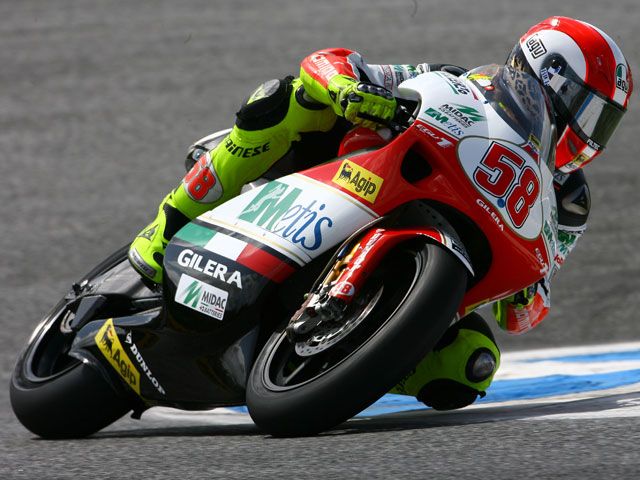 Simoncelli (Gilera) y después los españoles